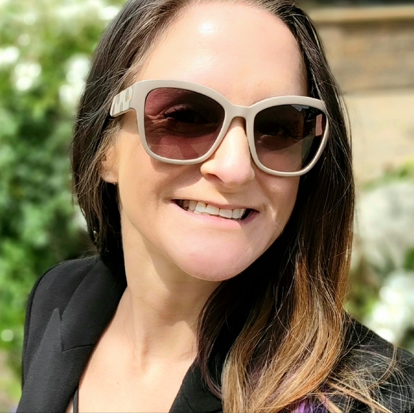 Meet your Posher, Laura - Picture 11 of 16